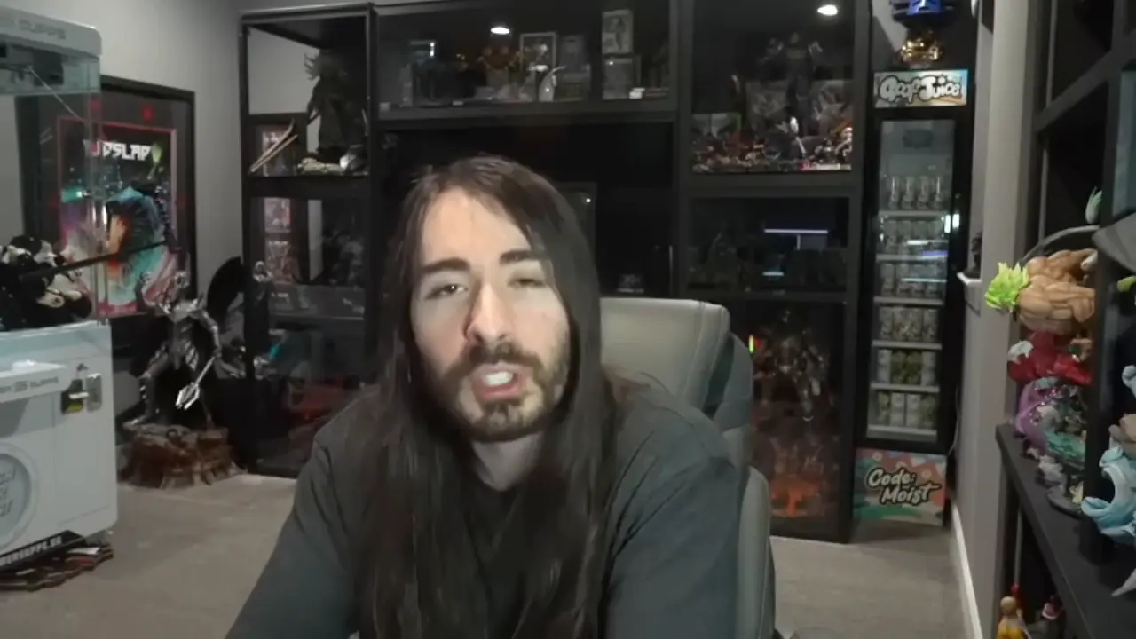 Baerasoni just chilling in the pool after being banned from Twitch